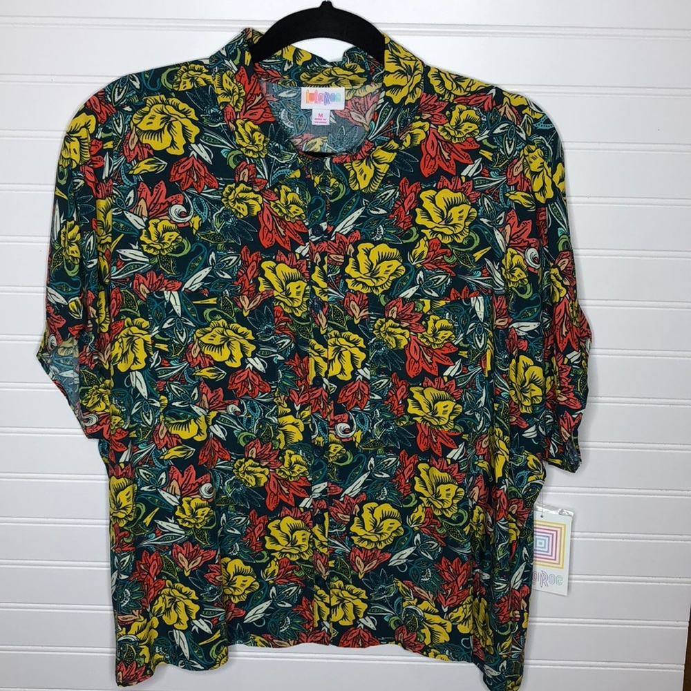 LuLaRoe Amy buttoned down blouse